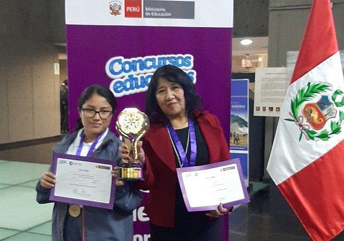 Premian a estudiante tacneña por primer lugar en poesía en Juegos Florales Escolares 2019