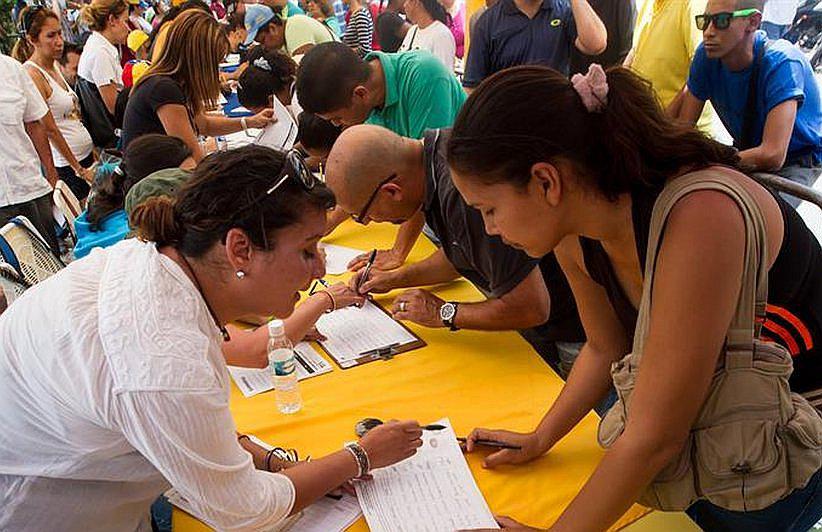 Venezuela: Hoy inician revisión de firmas para revocatorio de Nicolás Maduro