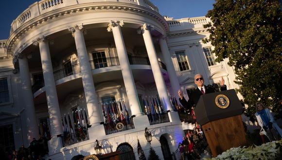 El presidente de los EE. UU., Joe Biden, habla durante una ceremonia en la Casa Blanca, en Washington, DC, el 13 de diciembre de 2022.  (Foto de Brendan Smialowski / AFP)