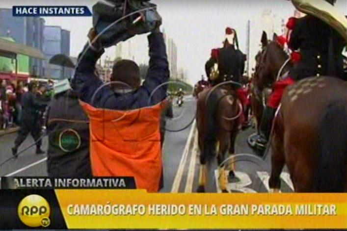 Camarógrafo resulta herido en la Parada Militar (VIDEO)