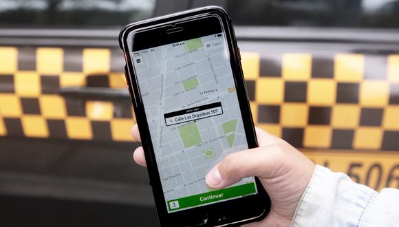 De acuerdo a una resolución de Indecopi, los aplicativos móviles no son empresas de servicio de taxi, sino plataformas tecnológicas intermediarias.  (Foto: GEC)