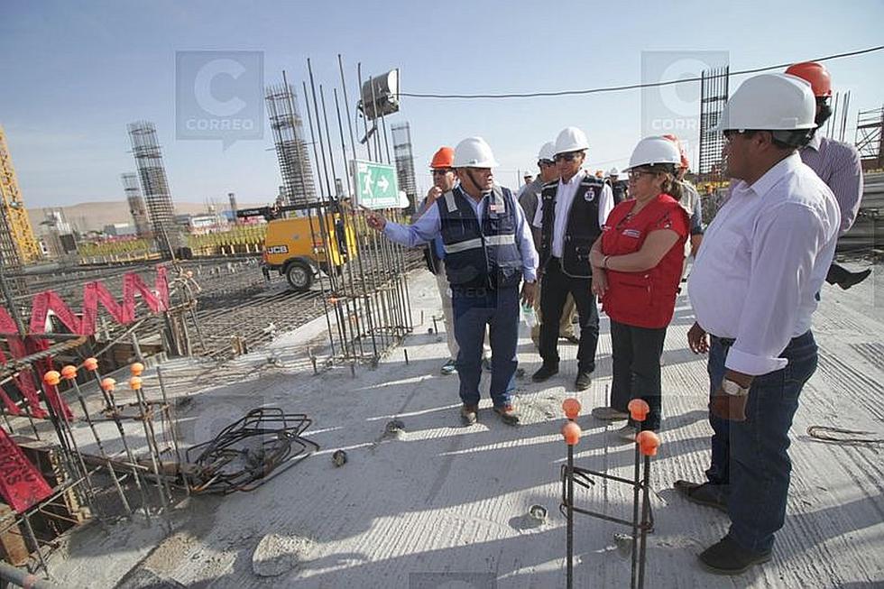 Ministra de salud inspecciona obras en hospital de Tacna