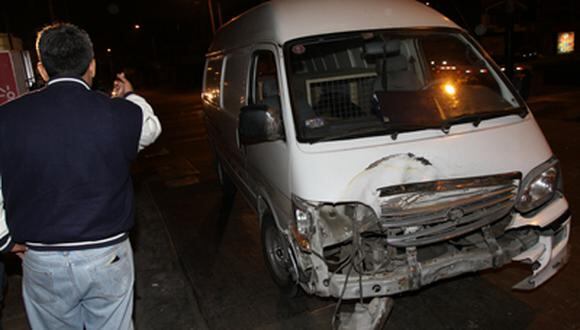 Conductor ebrio provoca accidente en Los Olivos