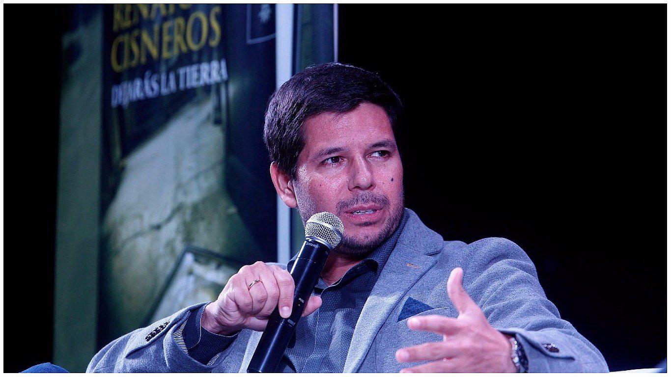 ​​Renato Cisneros: “Si lo trapitos sucios se lavan en casa que se laven en la azotea” (VIDEO)