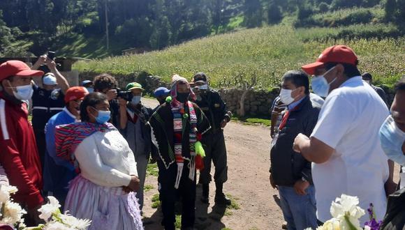 Ministro, Federico Tenorio, visitó la cuenca de Cusibamba en Morochucos donde recibió demandas de la población y posteriormente viajó a Huanta a reunión con beneficiarios del proyecto Esmeralda.