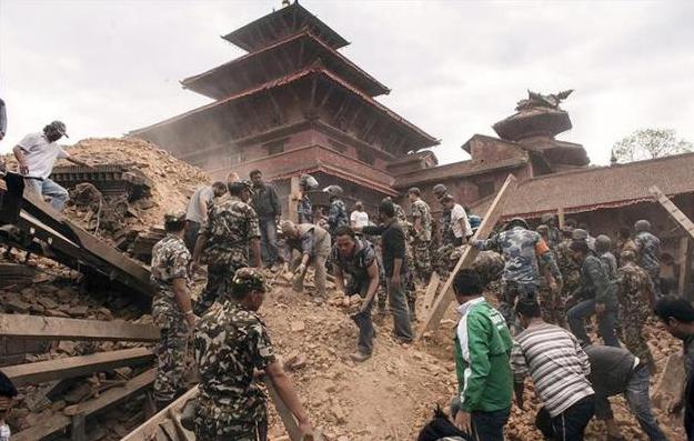 ​Terremoto en Nepal: Gobierno intenta reabrir carreteras y recupera parte de electricidad