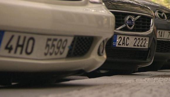 ​Austria prohíbe números y letras nazis y del EI en matrículas de auto