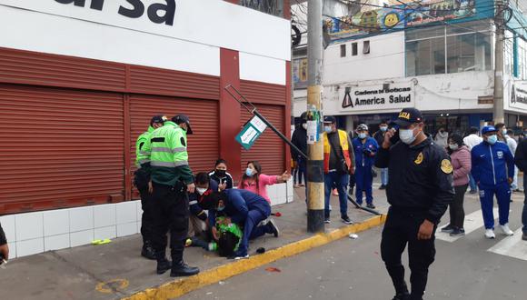 Policía es atropellada mientras dirigía el tránsito en el Centro Cívico de Tacna.