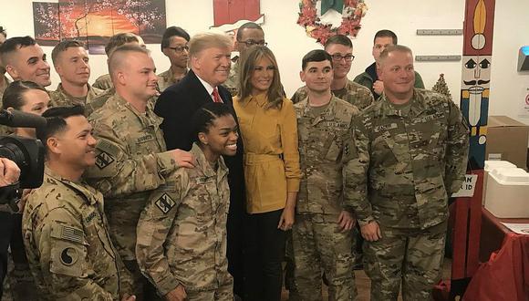 Donald Trump y su esposa visitan a las tropas estadounidenses en Irak