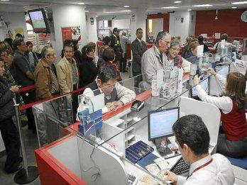Reclaman falta de atención en Banco de la Nación