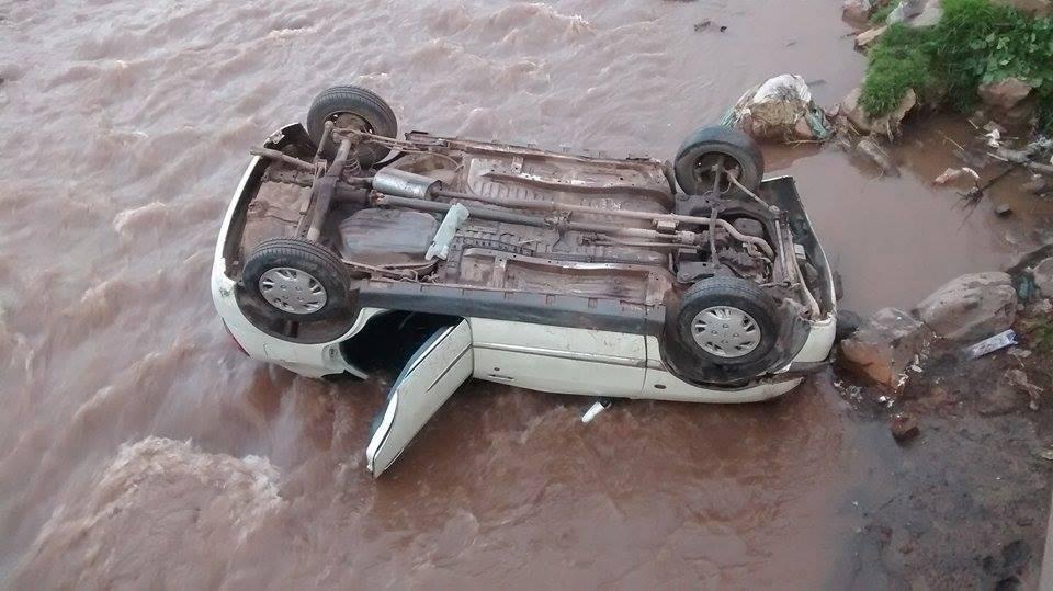 Vehículo se despistó y cayó al río Chimpahuaylla en Cusco