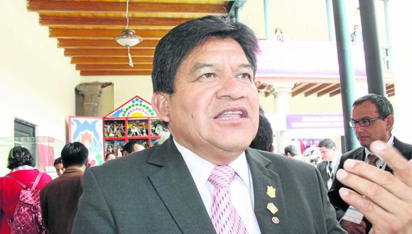 Alcalde Hugo Aedo tildó de hipócritas a trabajadores de MPH