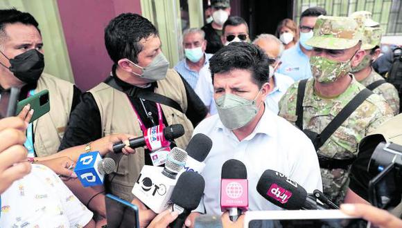 El Colegio Médico del Perú exige la renuncia de Hernán Condori, ya que este registra dos procedimientos disciplinarios. Se trata de acciones en su contra por el ejercicio ilegal de la profesión y publicidad engañosa.