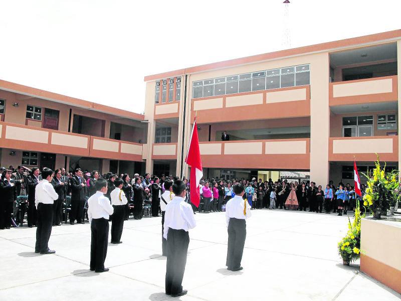 Siete colegios huancaínos entre los mejores del país 