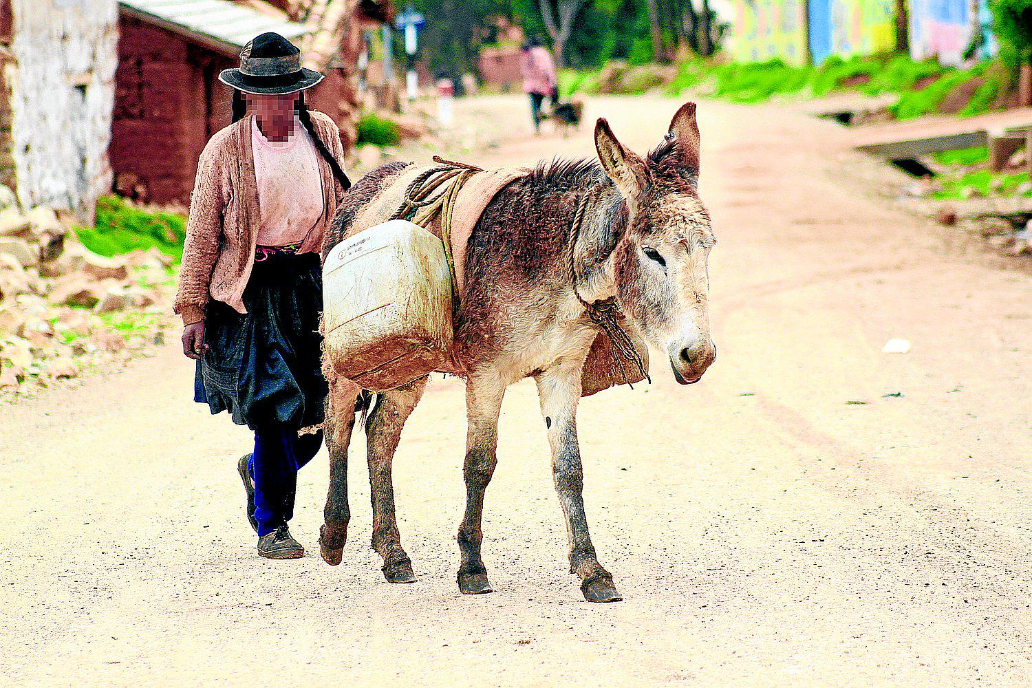 ​Pobreza extrema afecta más a mujeres y menores de cinco años