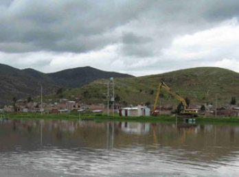 Advierten sobre posible desborde del lago Titicaca