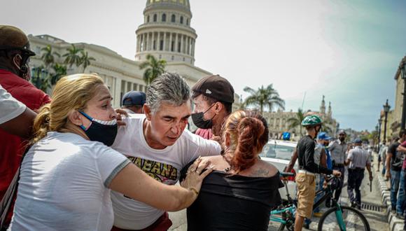 Un hombre herido en el ojo durante una manifestación contra el gobierno del presidente de Cuba, Miguel Díaz-Canel, en La Habana, el 11 de julio de 2021.
(ADALBERTO ROQUE / AFP).