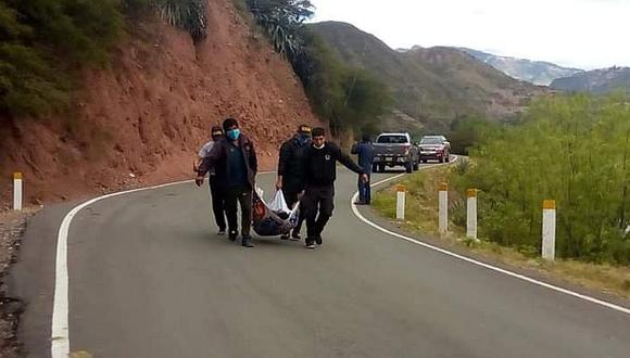 Chófer perece tras despiste de camioneta a río Pampas