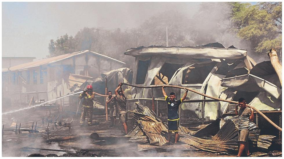 Un incendio consume aulas del colegio Fátima y deja S/ 500,000 en pérdidas (FOTOS Y VIDEO) 