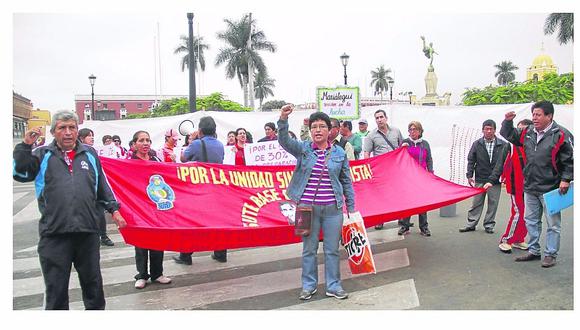 Sutep se divide en La Libertad por inicio de huelga nacional de maestros (VIDEO)