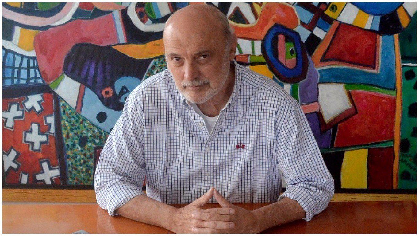 Fernando Ampuero: “Un libro requiere hacer ruido para darse a conocer”