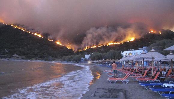 Grecia: Incendios devastan la isla griega de Quíos