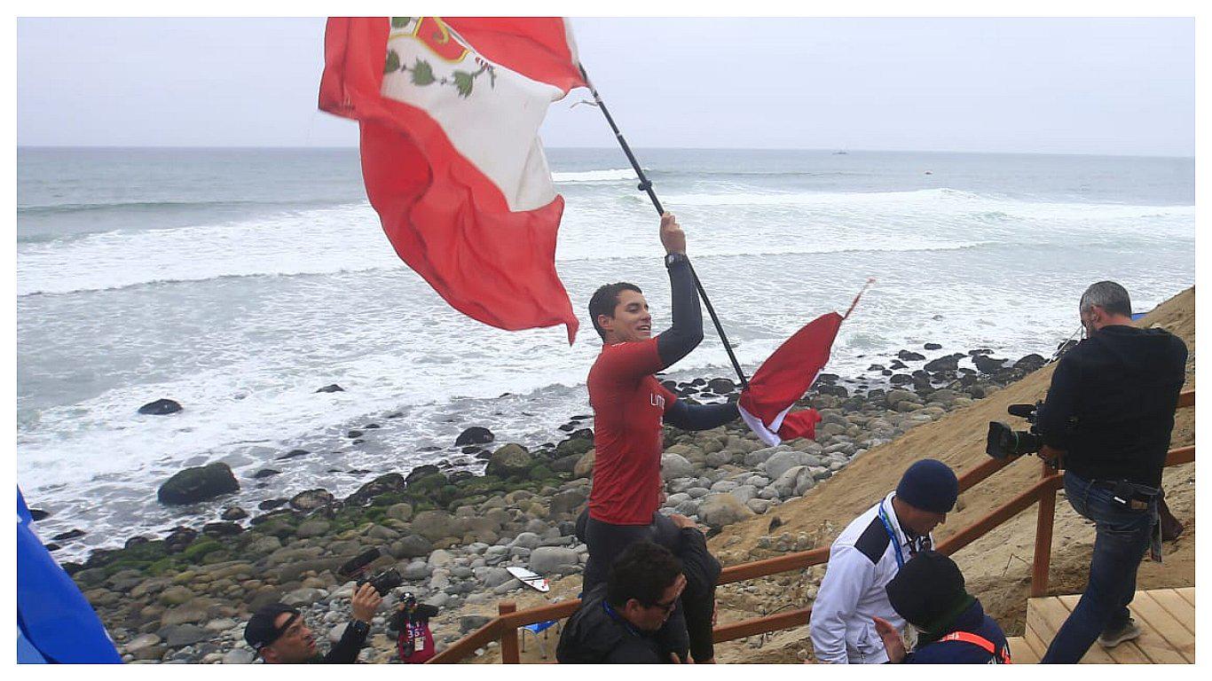 ​Lima 2019: Lucca Mesinas obtiene tercera medalla de oro en surf (FOTOS y VIDEO)