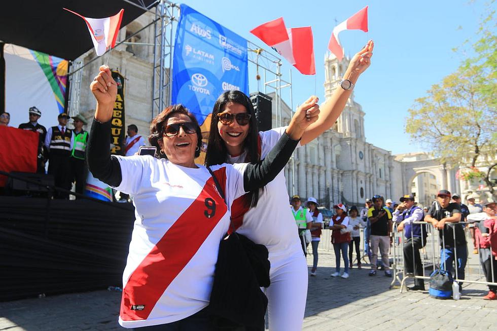 Perú vs Brasil: arequipeños alientan a la Selección ...