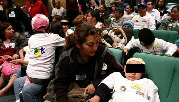 Senado de México aprueba dar licencia con salario a padres de niños con cáncer (VIDEO)