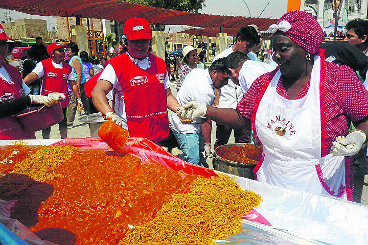 Chincha prepara la carapulcra más grande del mundo para celebrar su aniversario