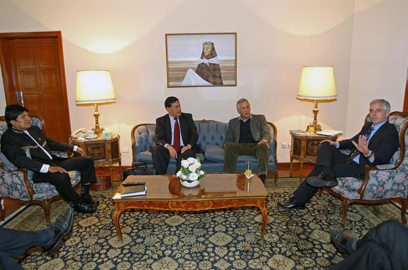 Bolivia envía equipo a La Haya para presentar demanda marítima contra Chile