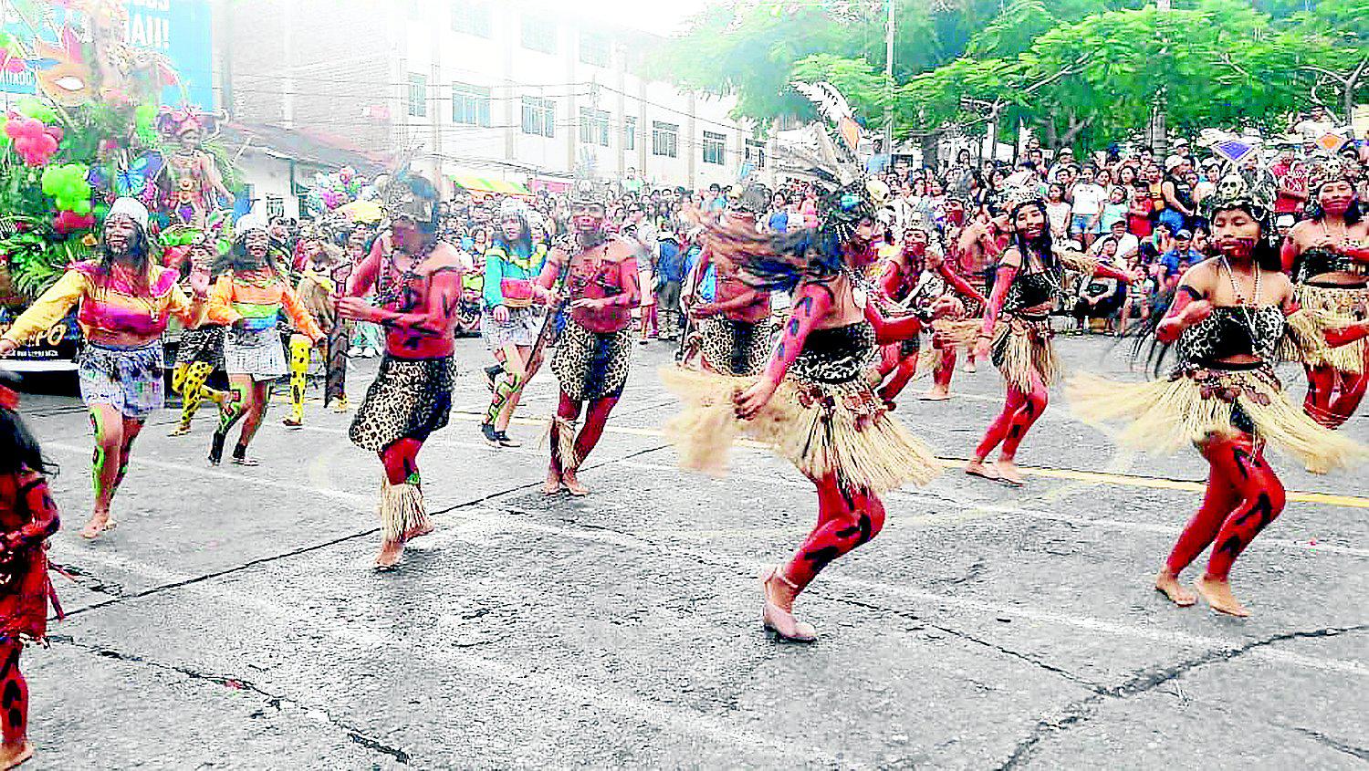 El carnaval candente  con café, masato y agua