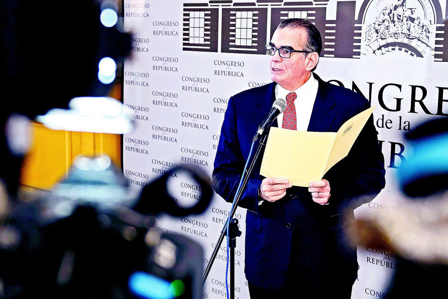 Pedro Olaechea emplaza a Vizcarra y lo invoca “a rectificarse”