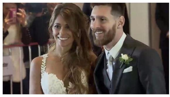 Lionel Messi y Antonela Roccuzzo: con este beso sellaron su amor en boda del año (FOTOS y VIDEO)