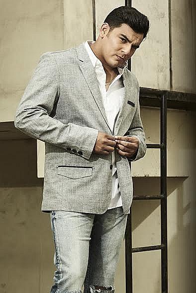 Sebastián Landa imitador de José Feliciano en concierto