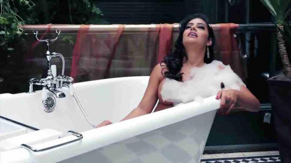 Larissa Riquelme realiza última sesión de imágenes atrevidas