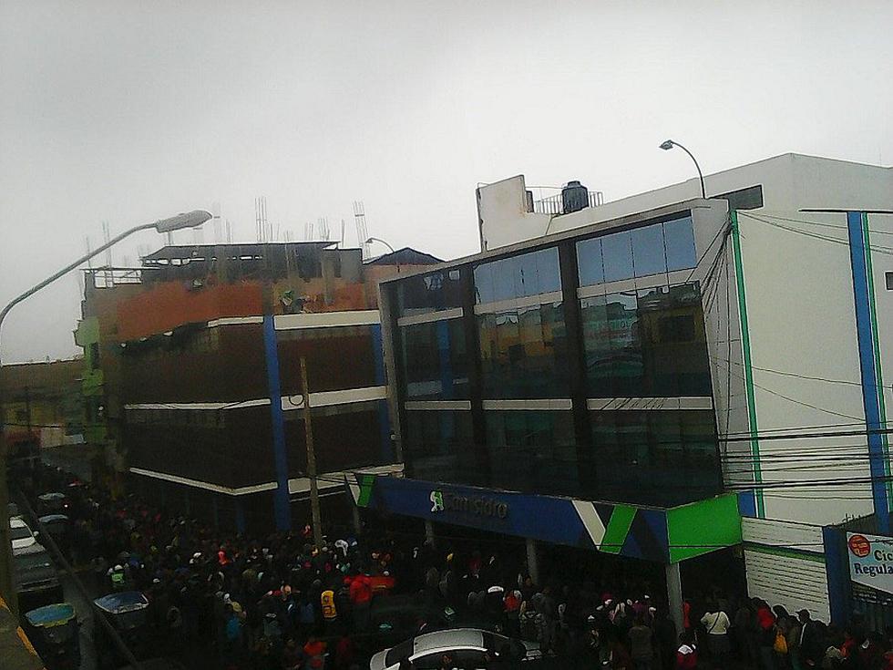 Cientos de ahorristas retiran su dinero de cooperativa que dio préstamos a fujimoristas (FOTOS) 