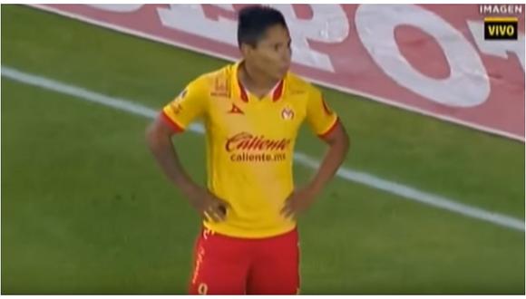 Raúl Ruidíaz falló este gol frente al arco tras centro de Andy Polo [VIDEO]