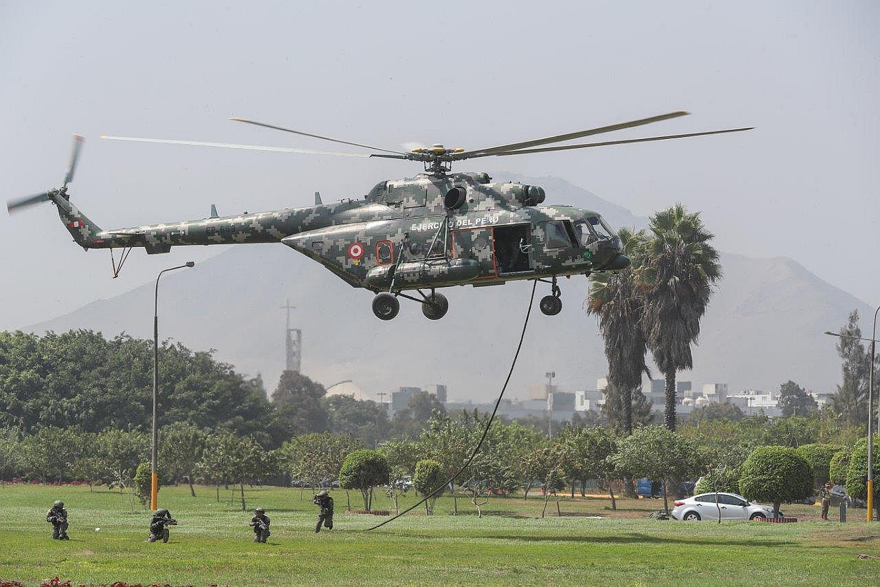 FF.AA. y MINDEF organizan evento gratuito de tanques y helicópteros (FOTOS)