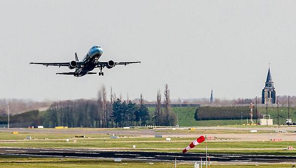 Atentados en Bélgica: ​Despega el primer avión tras reapertura de aeropuerto de Bruselas 