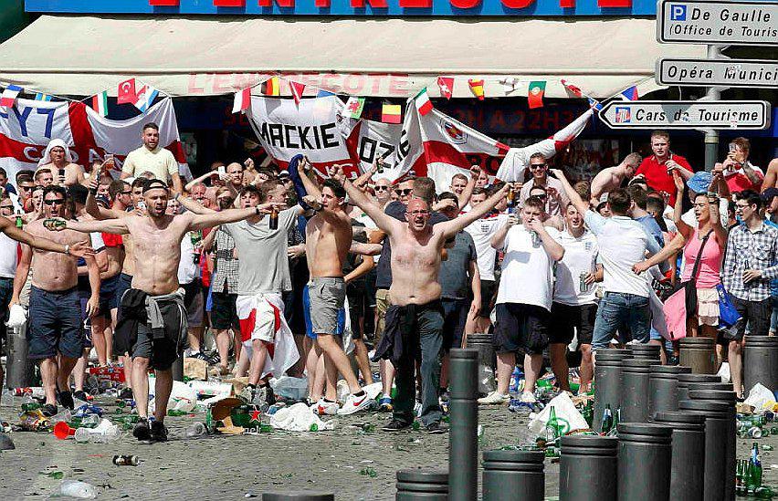 Hooligans rusos son "combatientes entrenados, que matan"