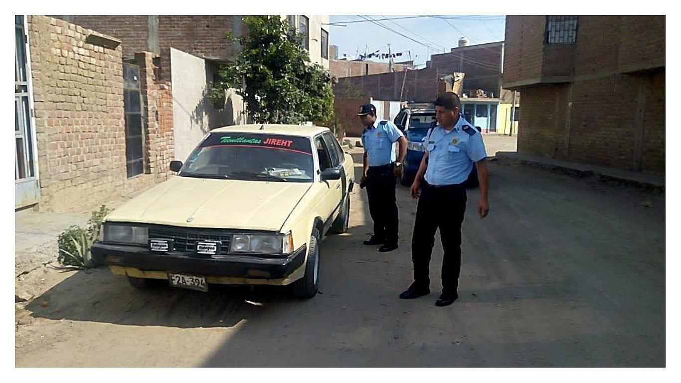 Serenos de Trujillo recuperan automóvil reportado como robado
