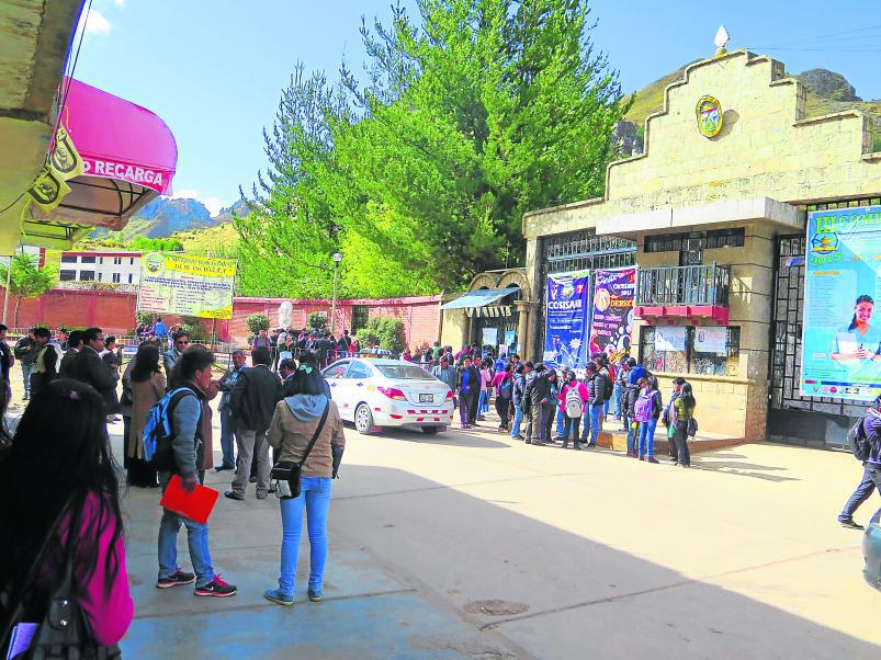 Toman campus de UNH e impiden elecciones universitarias