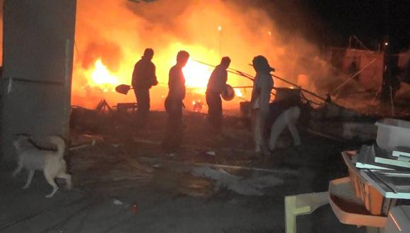 Nuevo Chimbote: Tres viviendas se incendian en invasión Yoselin Álvarez