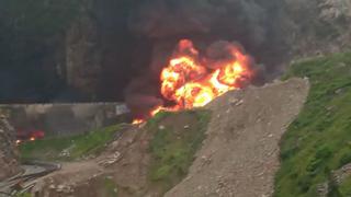 Carretera Central: Confirman al menos un muerto por explosión e incendio de cisternas (VIDEO)
